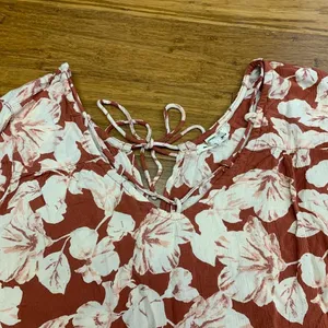 Billabong Winding Roads Top Womens‎ Small Floral Blouse Long Sleeve Tie Neck thumbnail 2