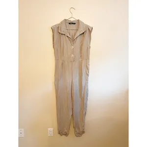 ZARA Jumpsuit Size S Khaki Cap Sleeve Crop Leg With Belt‎ loops Button Up thumbnail 3