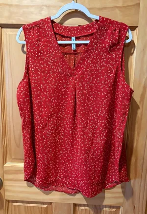 QUEZHU Women's Red Floral Chiffon Sleeveless Blouse size L thumbnail 1