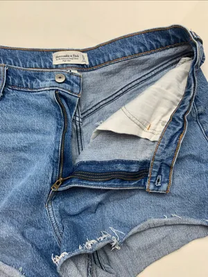 Abercrombie & Fitch 16 33 90s relaxed high rise Medium Blue Denim Cutoff Shorts thumbnail 6