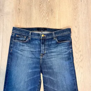 J Brand Selena Jeans Women's‎ Size 31 Dark Wash Denim Cropped Bootcut Casual thumbnail 2