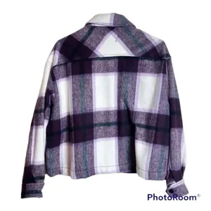 ✨HP✨Zara purple plaid cropped shacket over shirt✨ thumbnail 7