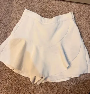 Women’s Cream Ruffle Skort thumbnail 1