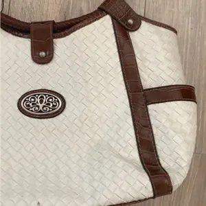 White & brown weaved faux leather purse thumbnail 4