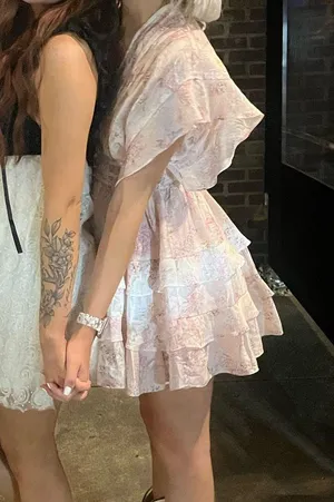 Floral boutique dress thumbnail 3