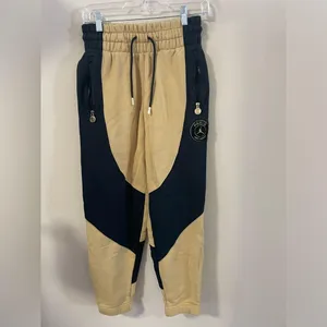 Unisex Jordan pants size small like new premium quality thumbnail 1