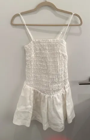 Wilfred Aritzia White Smocked Mini Dress Size XS thumbnail 2