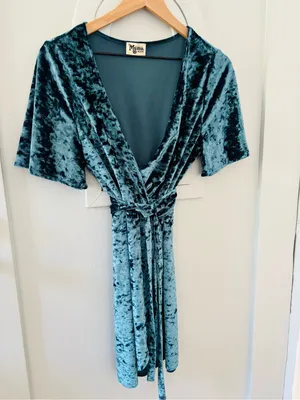 Show me Your Mumu Andrea velvet wrap dress size Medium thumbnail 3