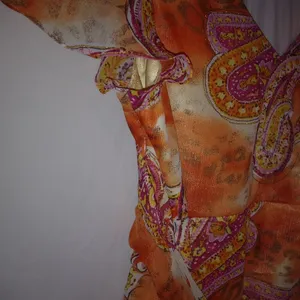 DAISY FUENTES M/L Bright Paisley Floral Lined Tie Back Top in Orange Pink thumbnail 4