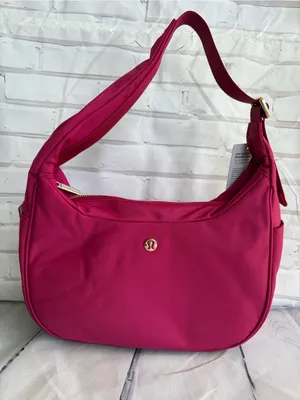 lululemon athletica City Essentials Shoulder Bag in Berry Rumble (BRML) thumbnail 1