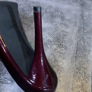 Stuart Weitzman Burgundy Peep-Toe Heels Size 6M thumbnail 10