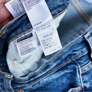 Levi’s • Wedgie Straight jeans distressed medium wash frayed hem ripped knee thumbnail 9
