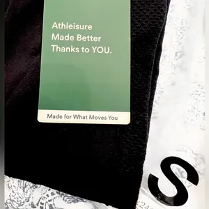 NWT HALARA OneForm Seamless Flow High Waisted Booty Scrunch Yoga Leggings Black thumbnail 7
