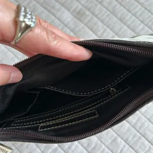 BCBGMAXAZRIA Y2K rare quilted, off-white, brown leather shoulder bagette small​ thumbnail 8