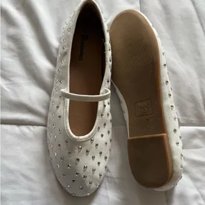 Women Ballet Flat Stud Mary Jane White Size 9 thumbnail 6