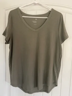 SO Favorite V Neck thumbnail 1