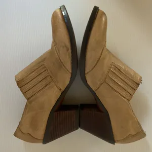 Tan Leather Western Ankle Boots Size 7 Block Heel Boho Fall Booties Pointed Toe thumbnail 3