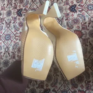 Oh Polly Hideaway Ribbed Leatherette Mule Heels in Cream thumbnail 4