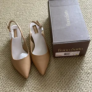NEW Franco Sarto Racer Pumps Short Heels Sling backs Nude Size 8 NIB thumbnail 2