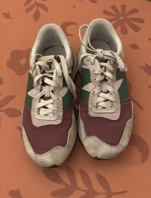 New Balance Sneakers Women’s thumbnail 1