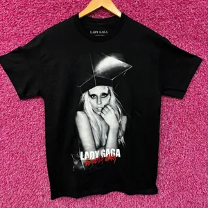 Lady Gaga Bloody Mary pop star Tshirt size medium thumbnail 1