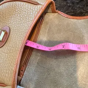 Vintage Dooney & Bourke Taupe all Leather crossbody bag thumbnail 13