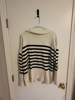 Gab striped V-neck sweater thumbnail 4