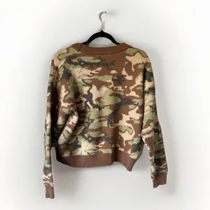 Daisy Street Camo Cropped Sweater Women XL Brown Green Camouflage Crewneck NWT thumbnail 3