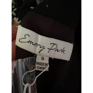 Emory Park Shirt Style Romper with Flutter Sleeves Black Size Small NWT thumbnail 8