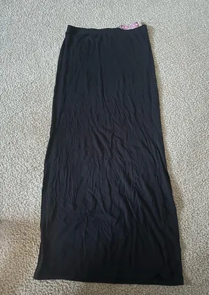 Elegant Black Boohoo Basic Maxi Skirt size 14 thumbnail 1