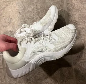 Nike White Running Shoes thumbnail 1