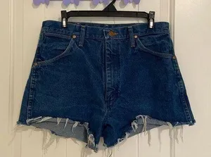 EUC | Vintage‎ Wrangler women’s denim shorts — 31” waist thumbnail 1
