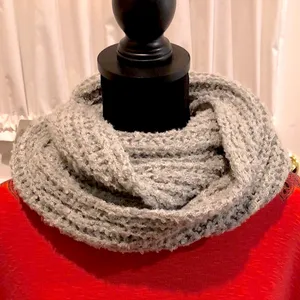 Women’s Grey Cable Knit Infinity Scarf / Neck Warmer NWT Gray thumbnail 6