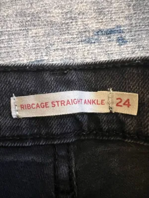 Levi's Faded Black Button Fly High Rise Ribcage Straight Leg Ankle Jeans Size 24 thumbnail 5