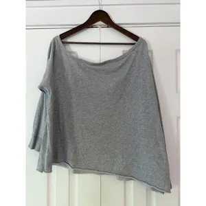 Torrid Love Ya Self Gray Off‎ Shoulder Graphic Sweatshirt Size 3 3X Lip Print thumbnail 3