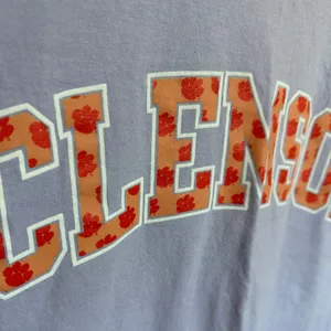 Clemson Tigers Light Purple Logo T-Shirt (Size Medium) thumbnail 2