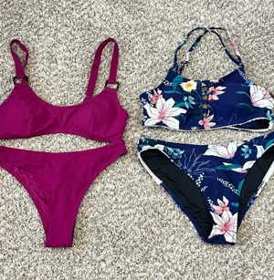 Cupshe Two-Piece Bikini Set - Solid Magenta & Floral Size M thumbnail 1