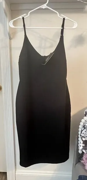 NWT Lulus Black Chic Dress thumbnail 1