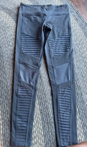 Alo Yoga Leggings thumbnail 1