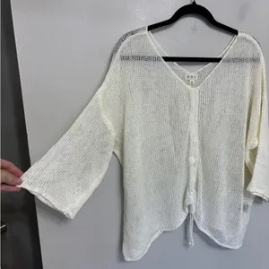 POL V-Neck Open Knit Lightweight Knit Beachy Sweater in Off-White/Ivory - Size S thumbnail 3