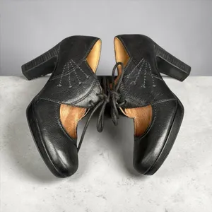 Clarks Artisan Sz 5.5 Platform Pumps Black Leather Laces Academia Preppy Witchy thumbnail 3