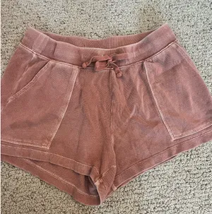 Old navy sweat shorts  thumbnail 1