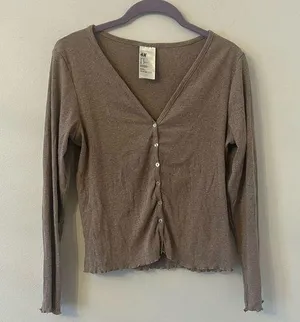 H&M Brown V-Neckline Long Sleeves Button Front Cardigan Sweater Size Medium thumbnail 1