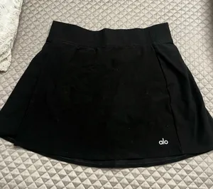 Alo Soft Backspin skirt thumbnail 1