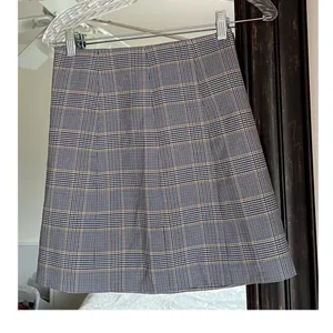 Aritzia Babaton Plaid Skirt size 4 Preppy Professional Workwear thumbnail 3
