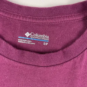 Columbia Crop Top Womens Small Cotton T Shirt Purple Graphic Short Sleeve Ladies thumbnail 3