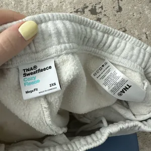 TNA Cozy Fleece Mega Fit Jogger Sweatpants Size XXS in Heather Gray thumbnail 4