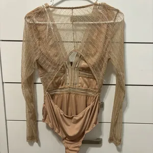 Lulu’s Casita Beige Sheer Lace Long Sleeve Bodysuit thumbnail 3