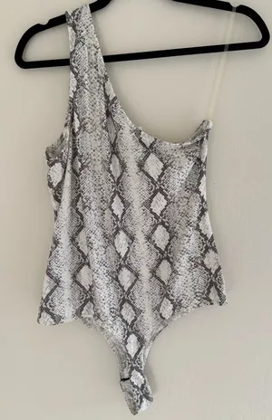 Le Lis One-Shoulder Snakeskin Bodysuit thumbnail 4