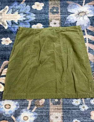 Hollister Women’s Small Olive Green Corduroy Mini Skirt Button Detail thumbnail 4